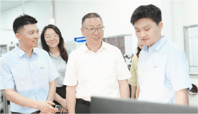 向“高”而攀 逐“新”而行--秀洲区委书记徐鸣阳一行莅临小辰光伏调研